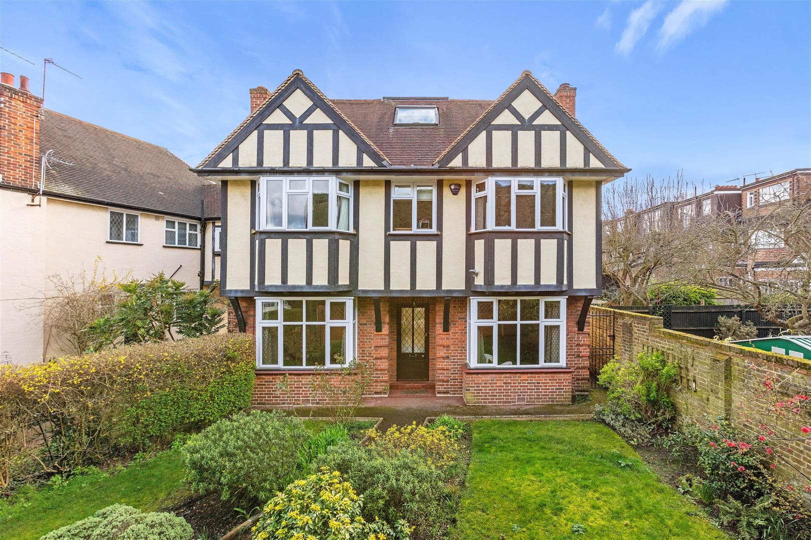 Firs Avenue, London, SW14 7NZ