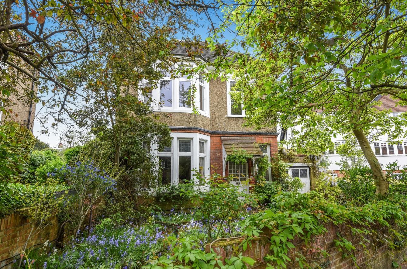 Sheen Gate Gardens, East Sheen, London, SW14 7NY