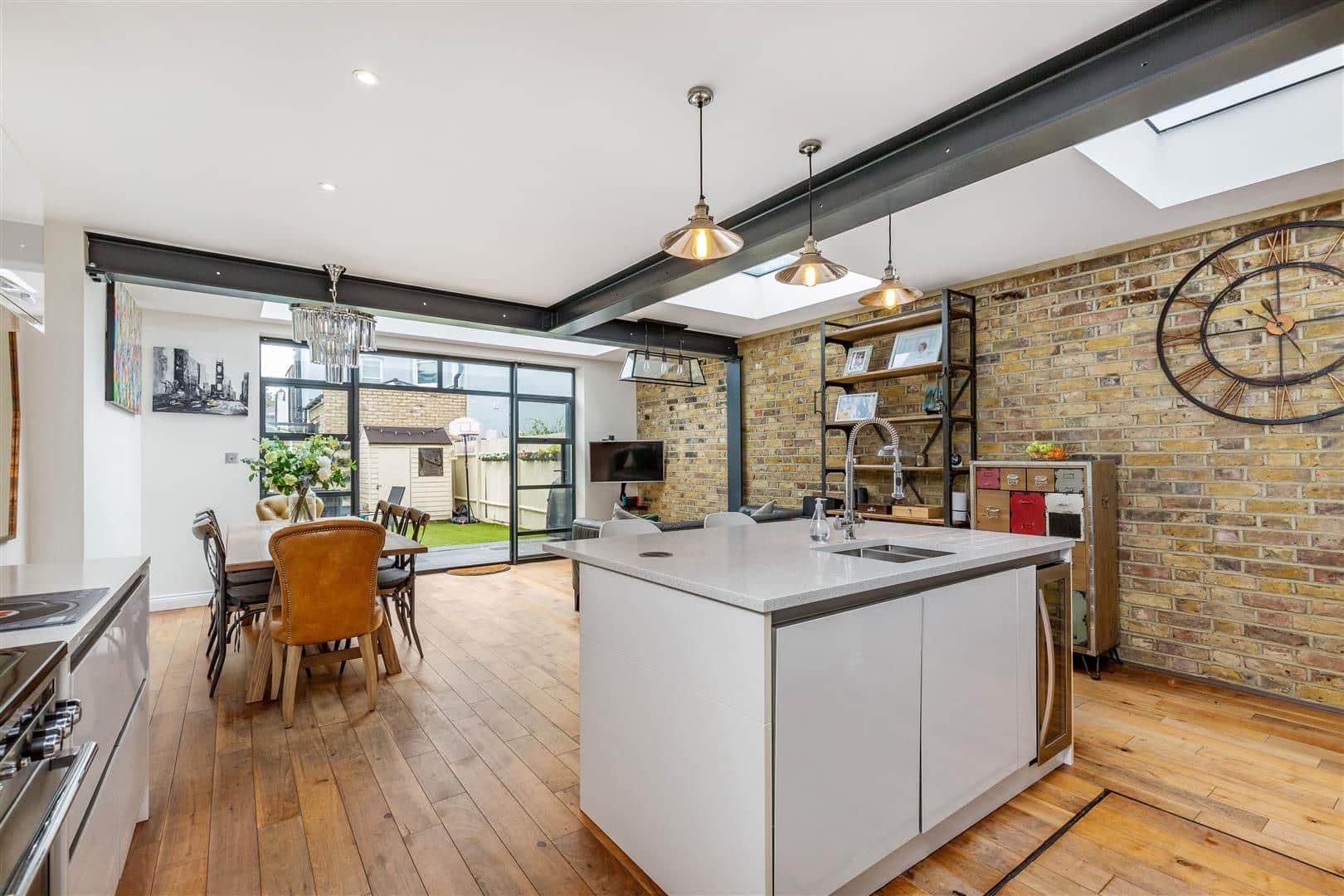 Elm Road, London, SW14 7JQ