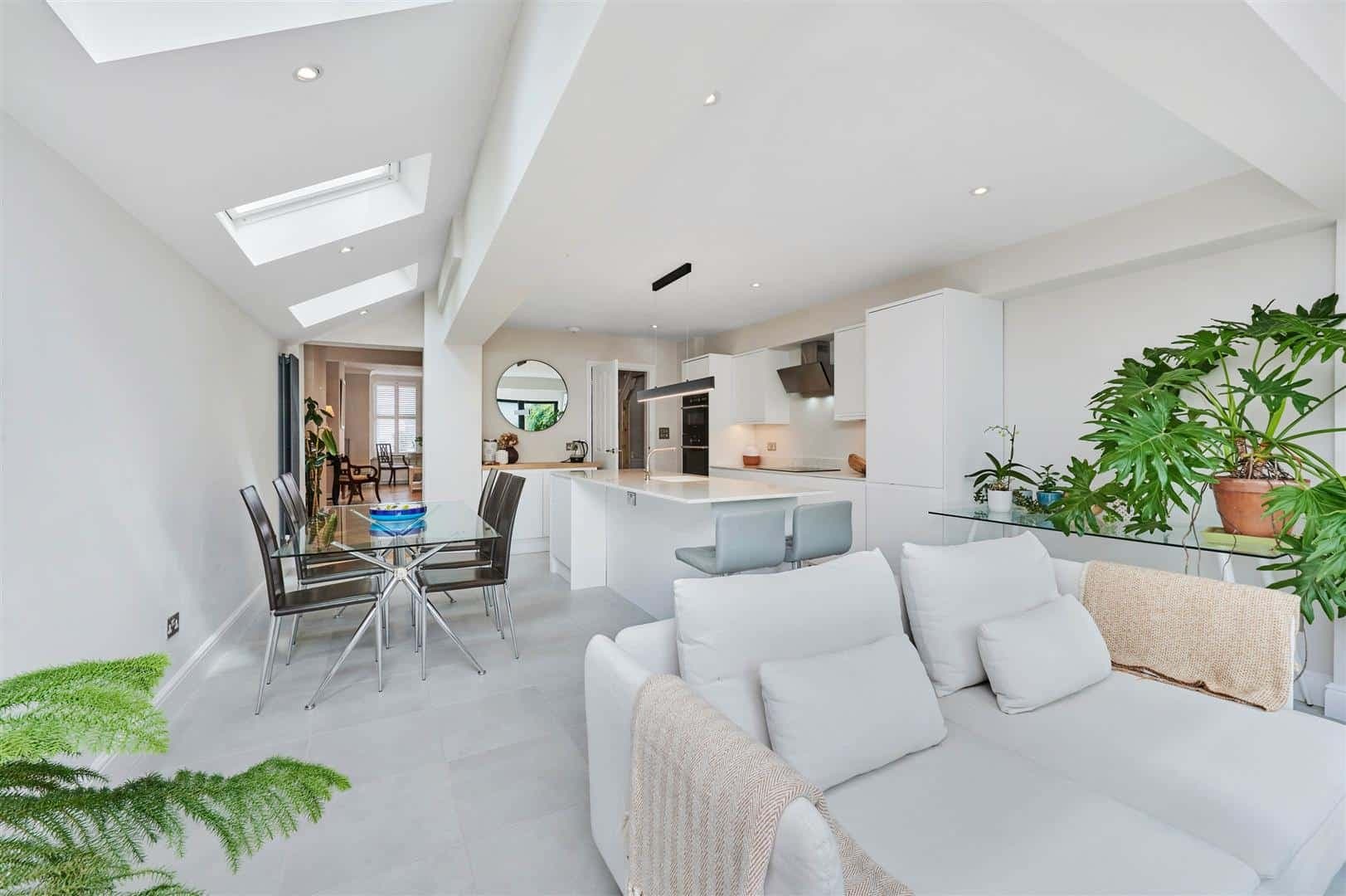 White Hart Lane, Barnes, London, SW13 0QA