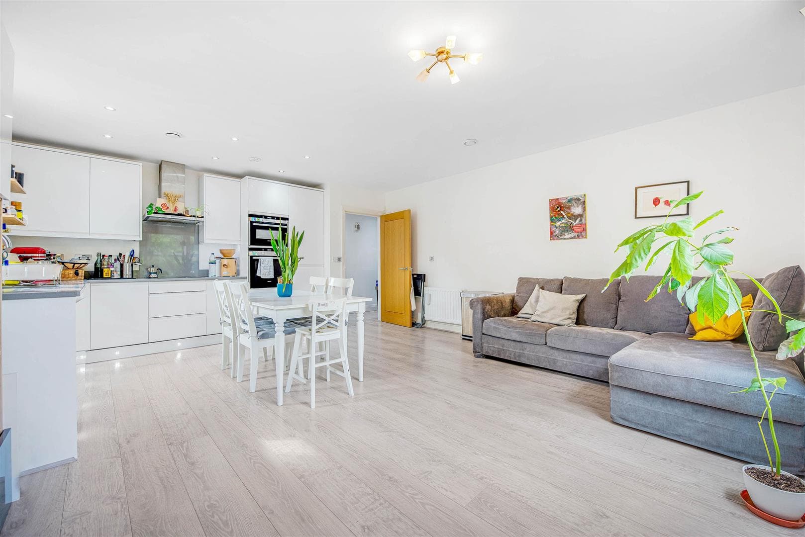 4 Wadham Mews, Mortlake, London, SW14 7DA