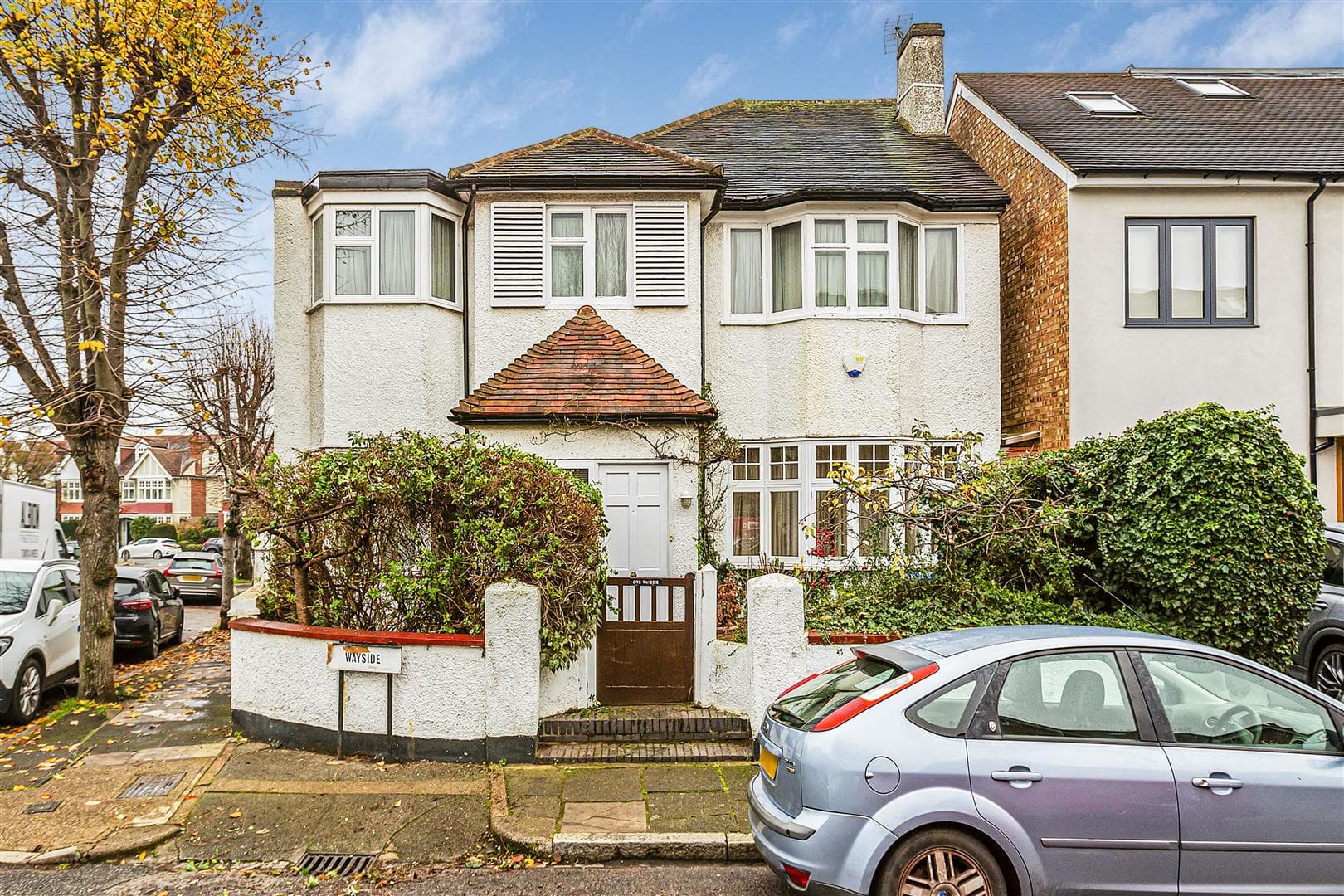 Wayside, London, SW14 7LN