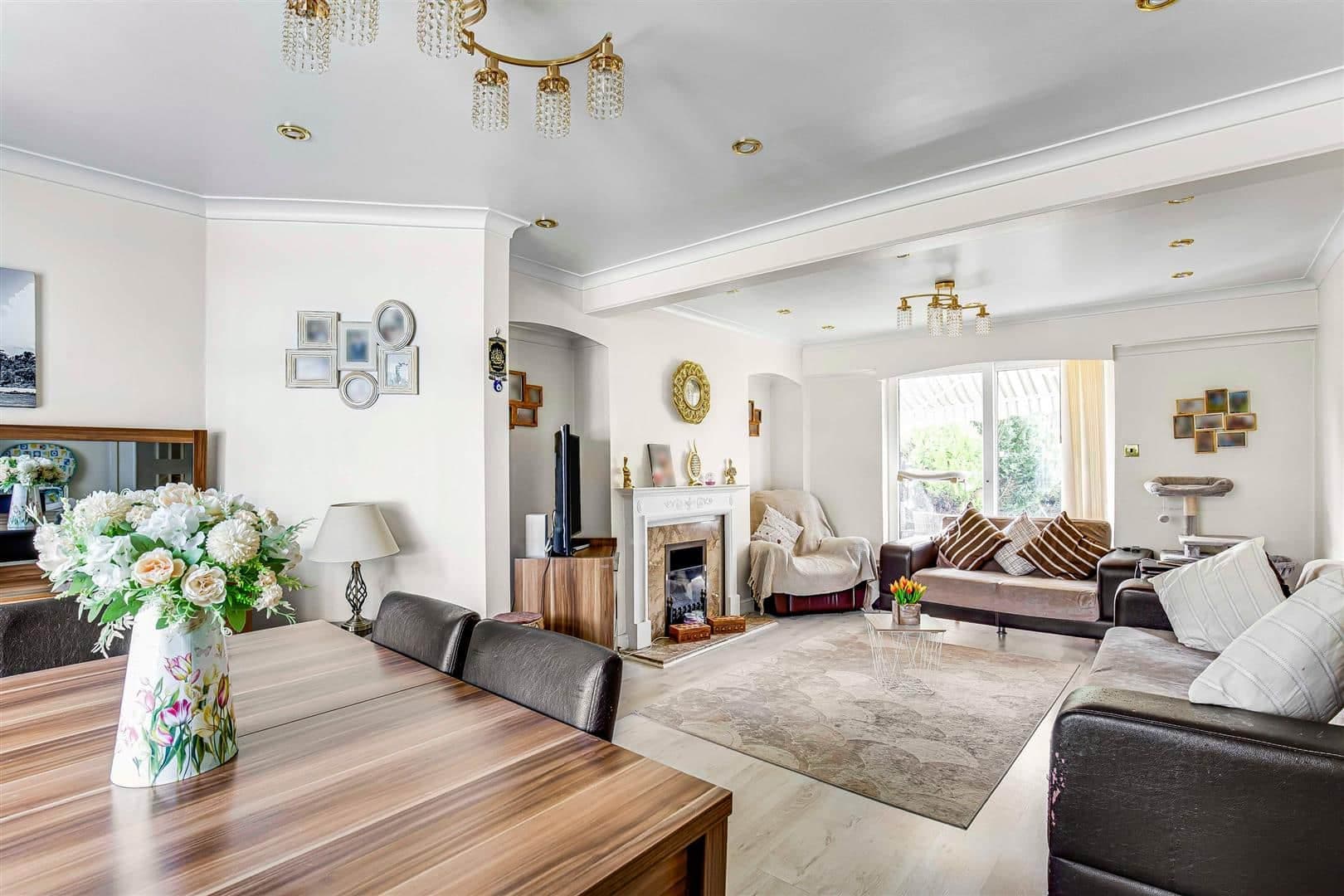 Barnes Avenue, Barnes, London, SW13 9AA