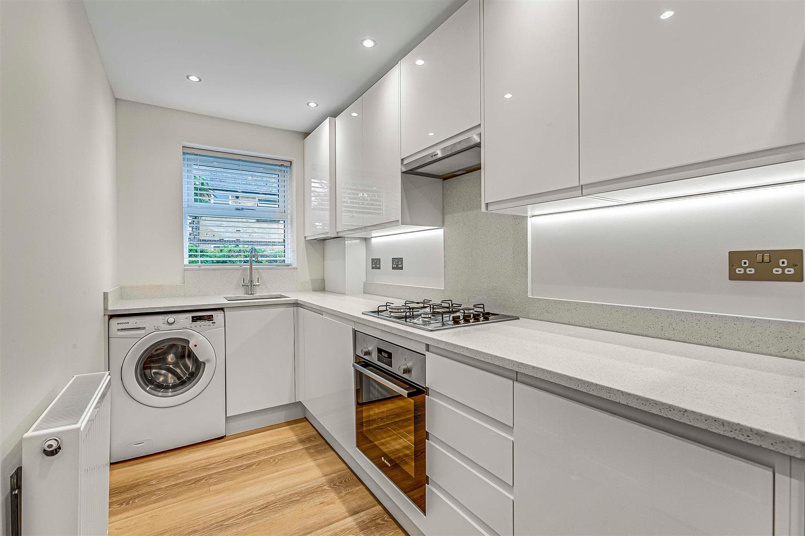 Dovecote Gardens, Mortlake, London, SW14 8PN