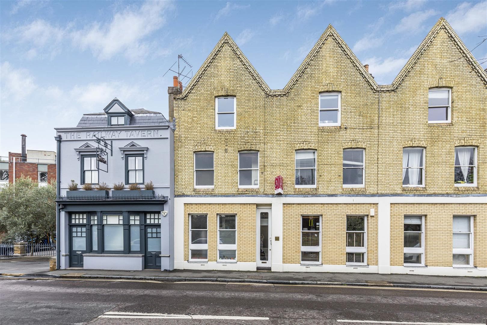Sheen Lane, East Sheen, London, SW14 8HY