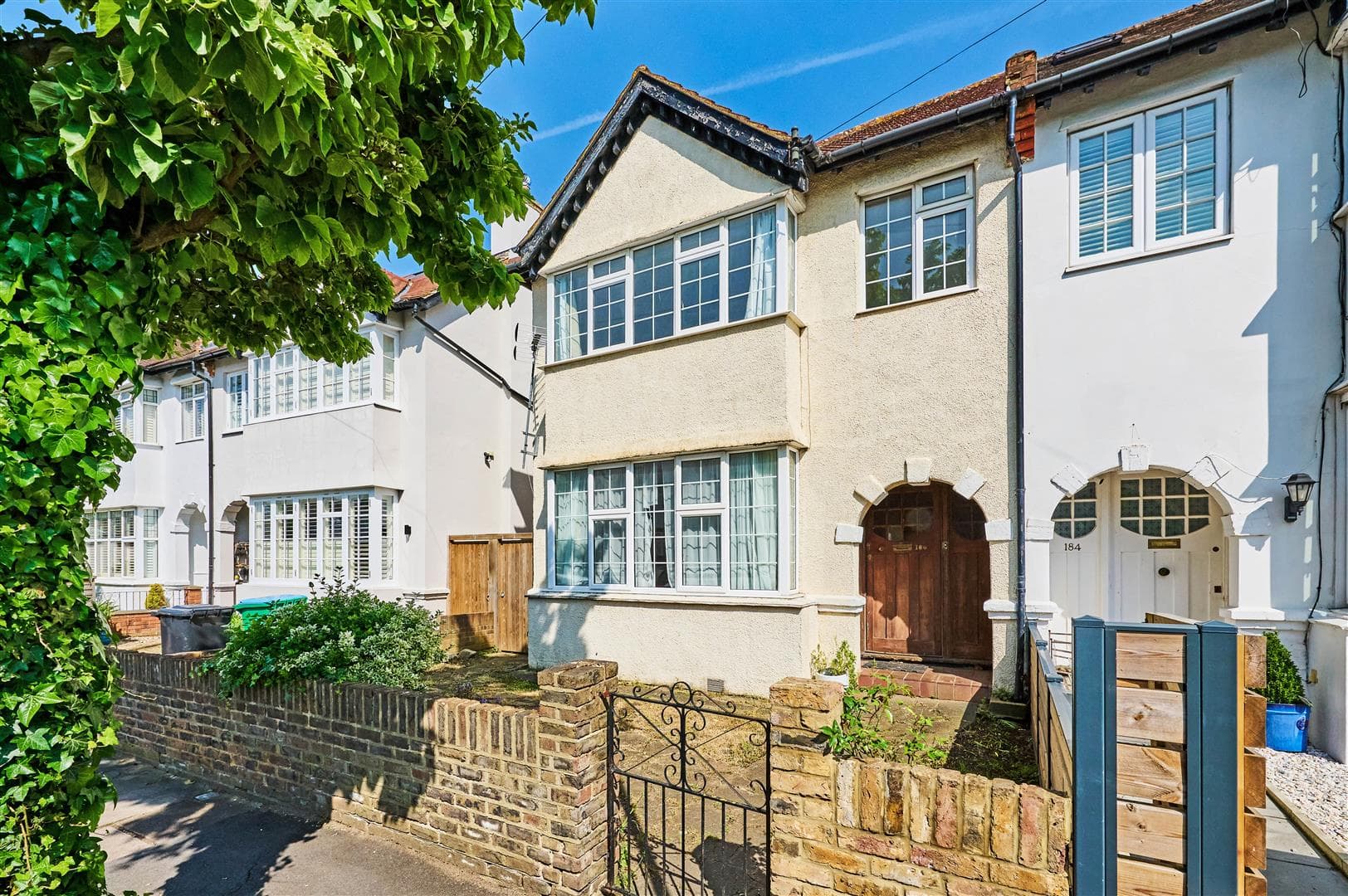 St. Leonards Road, London, SW14 7NN