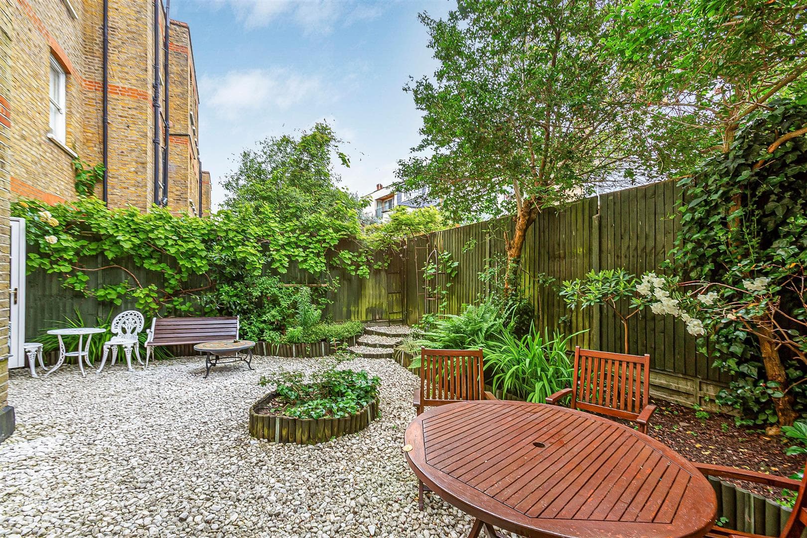 Castelnau Gardens, Barnes, London, SW13 8DU