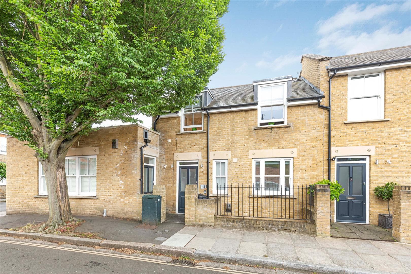 Charles Street, Barnes, London, SW13 0NZ