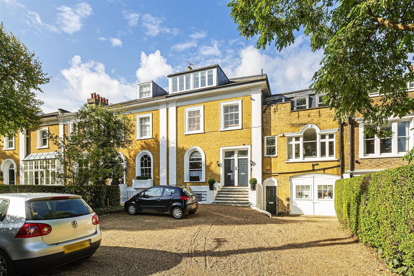 Castelnau, Barnes, London, SW13 9EL