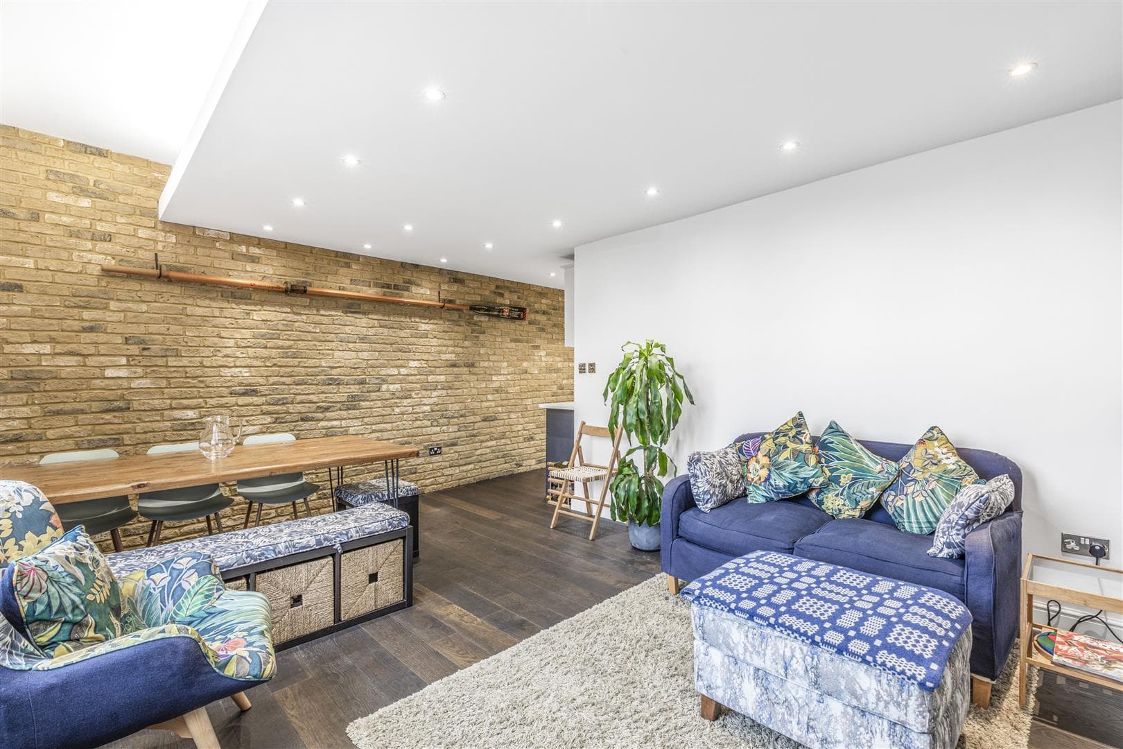 Sheen Lane, London, SW14 8AE