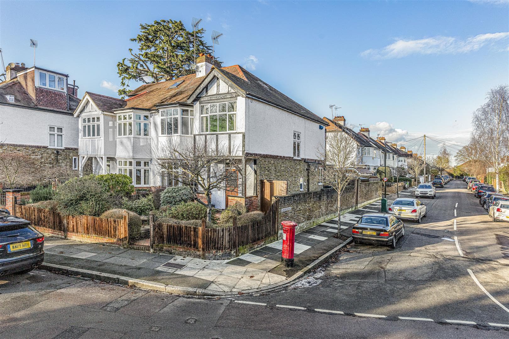 Hertford Avenue, London, SW14 8EQ