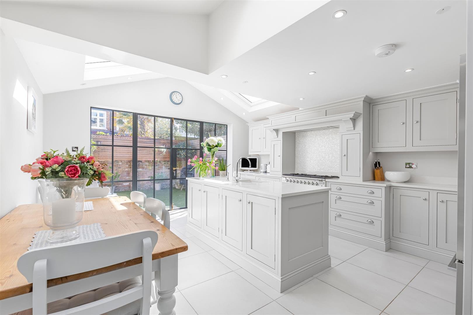 Worple Street, Mortlake, London, SW14 8HE