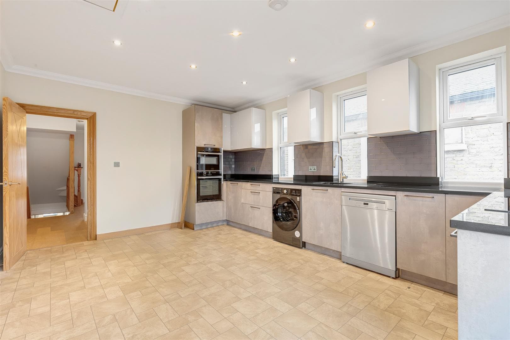 Ashleigh Road, Mortlake, London, SW14 8PX