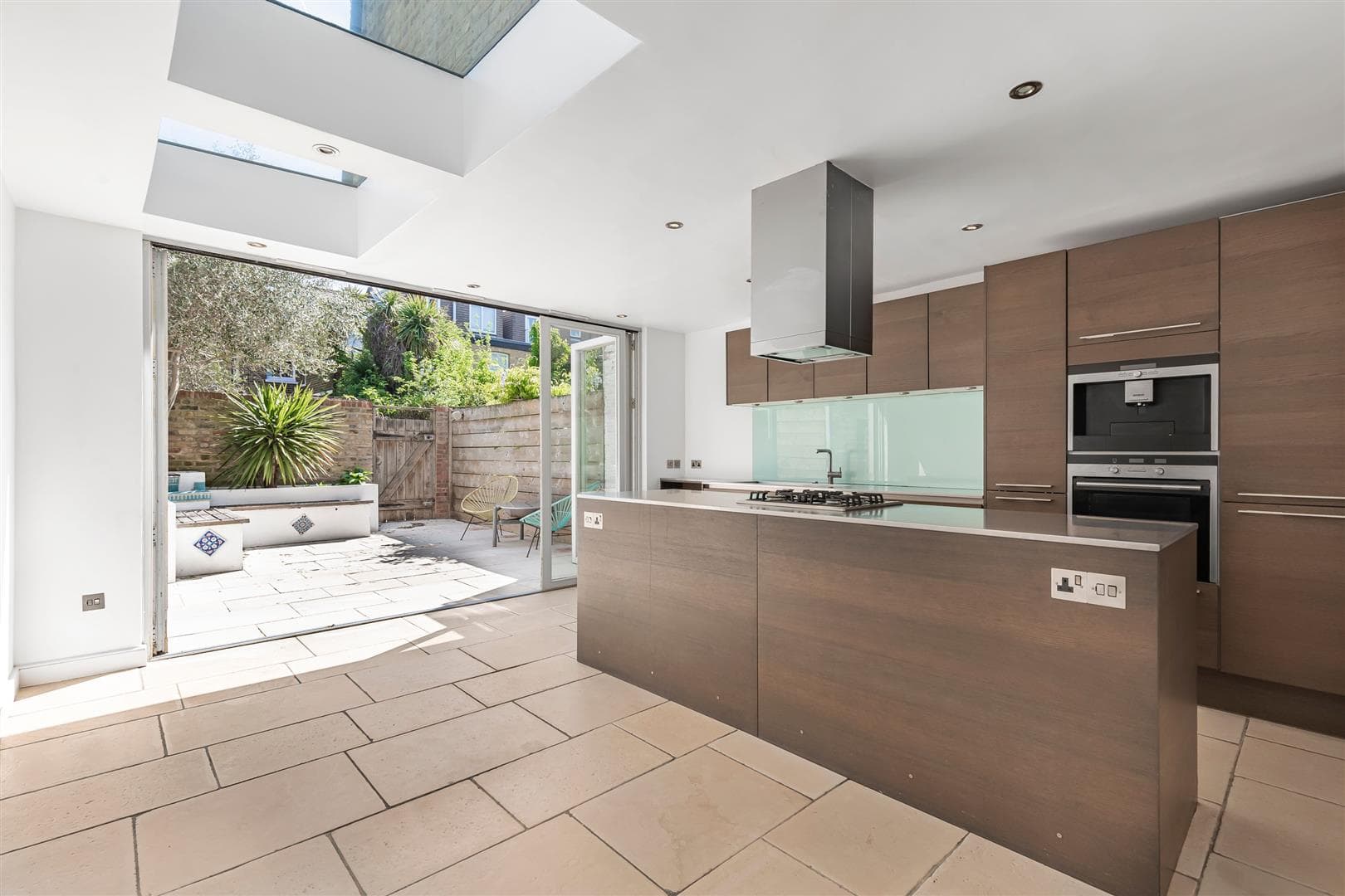 Second Avenue, London, SW14 8QF