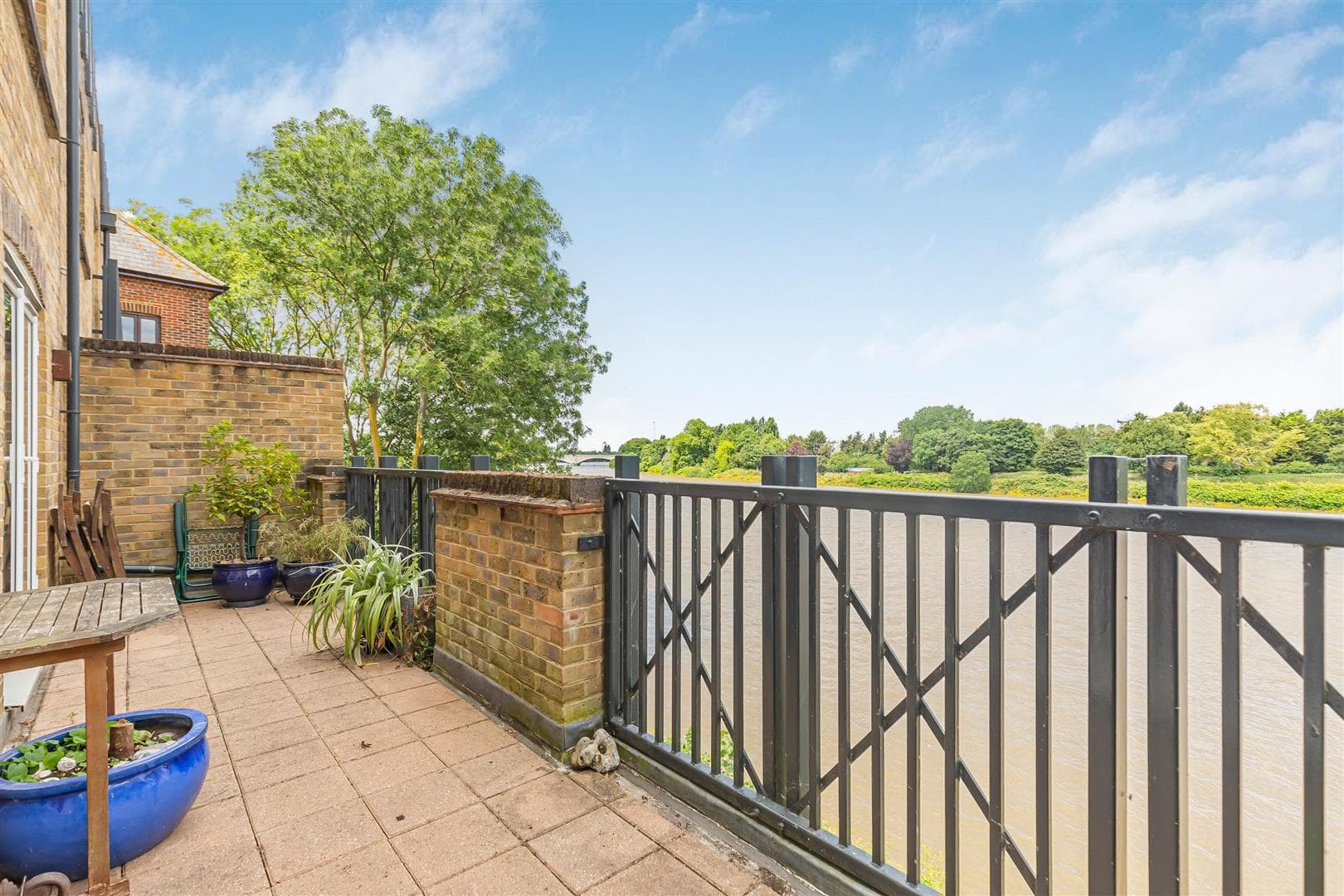 73 Mortlake High Street, Mortlake, London, SW14 8HL