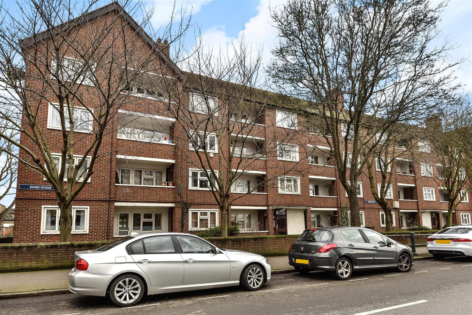 Mortlake High Street, Mortlake, London, SW14 8HT