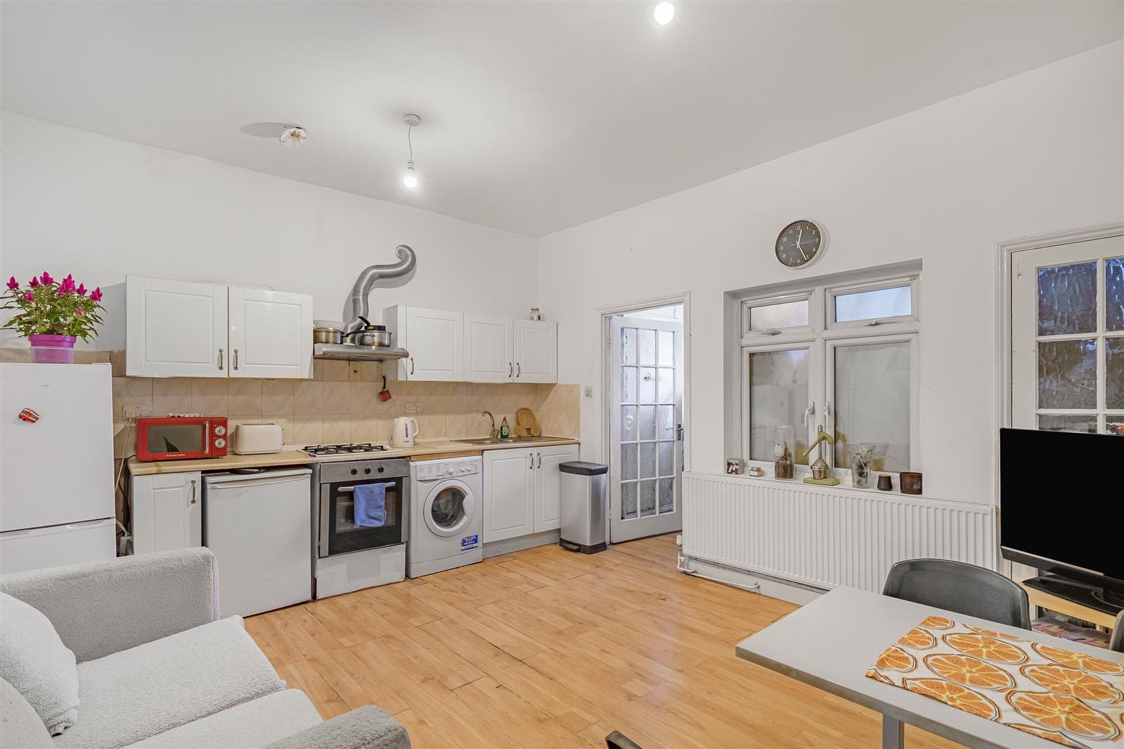 Barnes High Street, Barnes, London, SW13 9LN