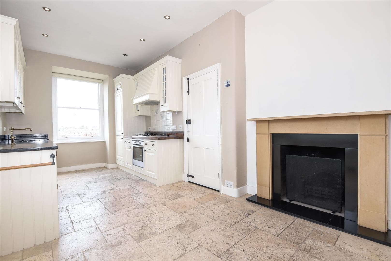 Castelnau, Barnes, London, SW13 9QU