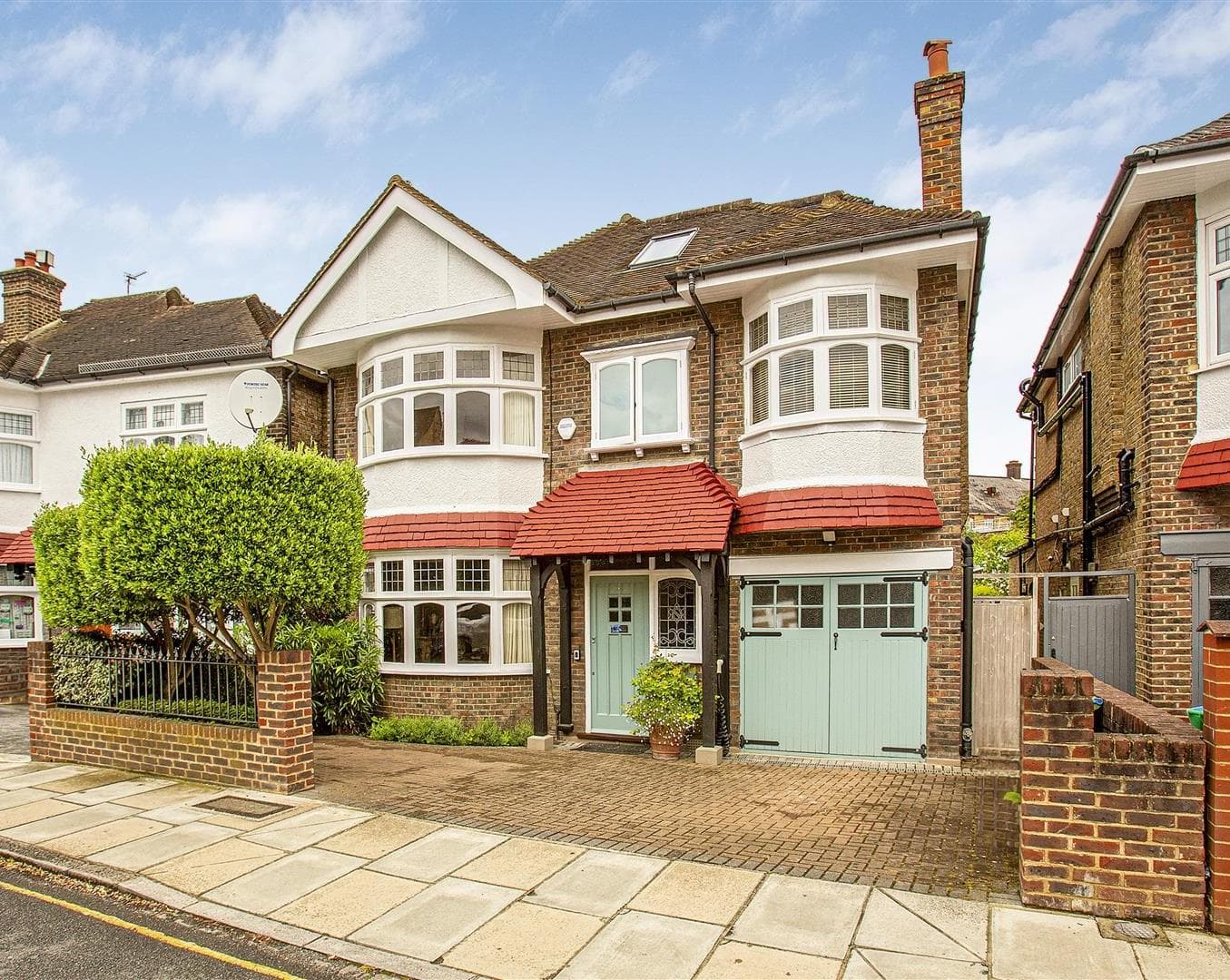 Penrhyn Crescent, London, SW14 7PF