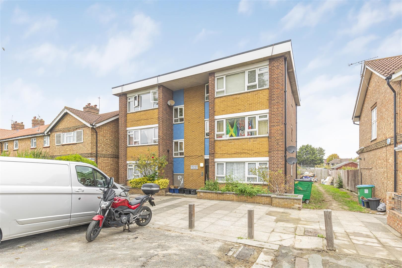 Kings Farm Avenue, Richmond, TW10 5AD