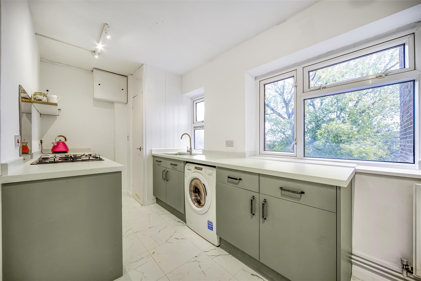 Clifford Avenue, London, SW14 7BX