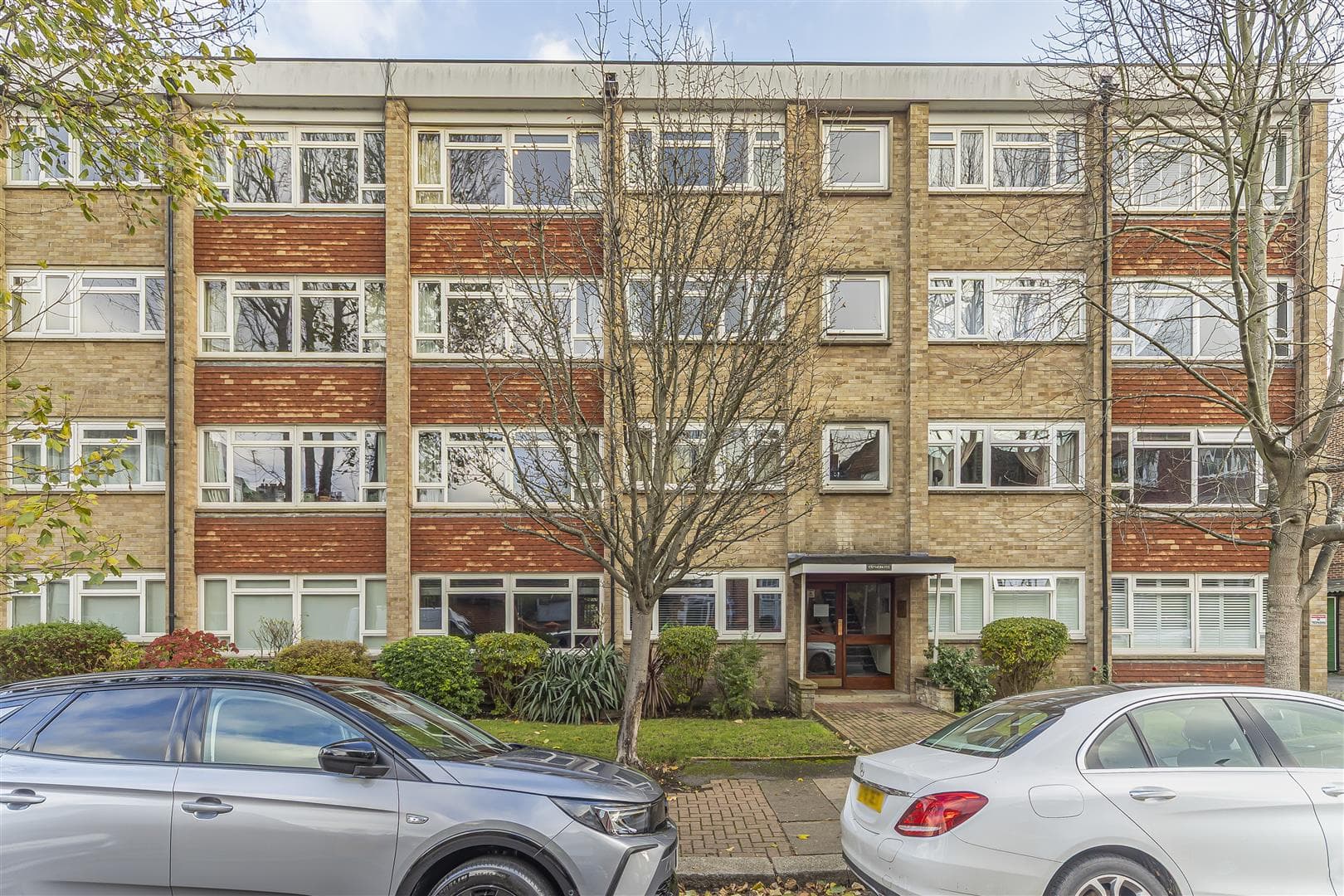 Daylesford Avenue, London, SW15 5QP