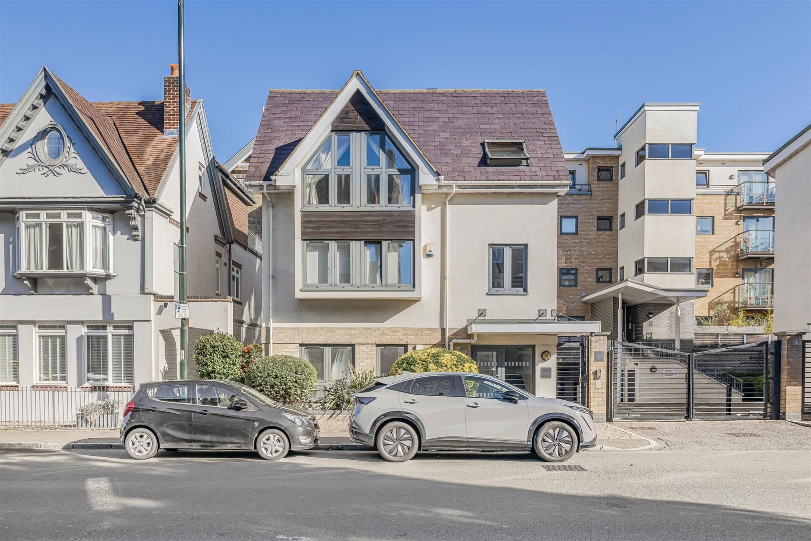 Mortlake High Street, Mortlake, London, SW14 8HS