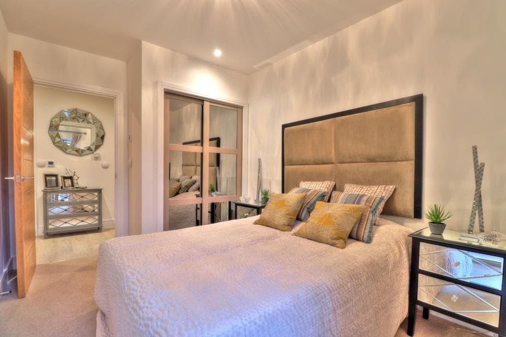 Albury Road, Guildford, Surrey, GU1 2BY