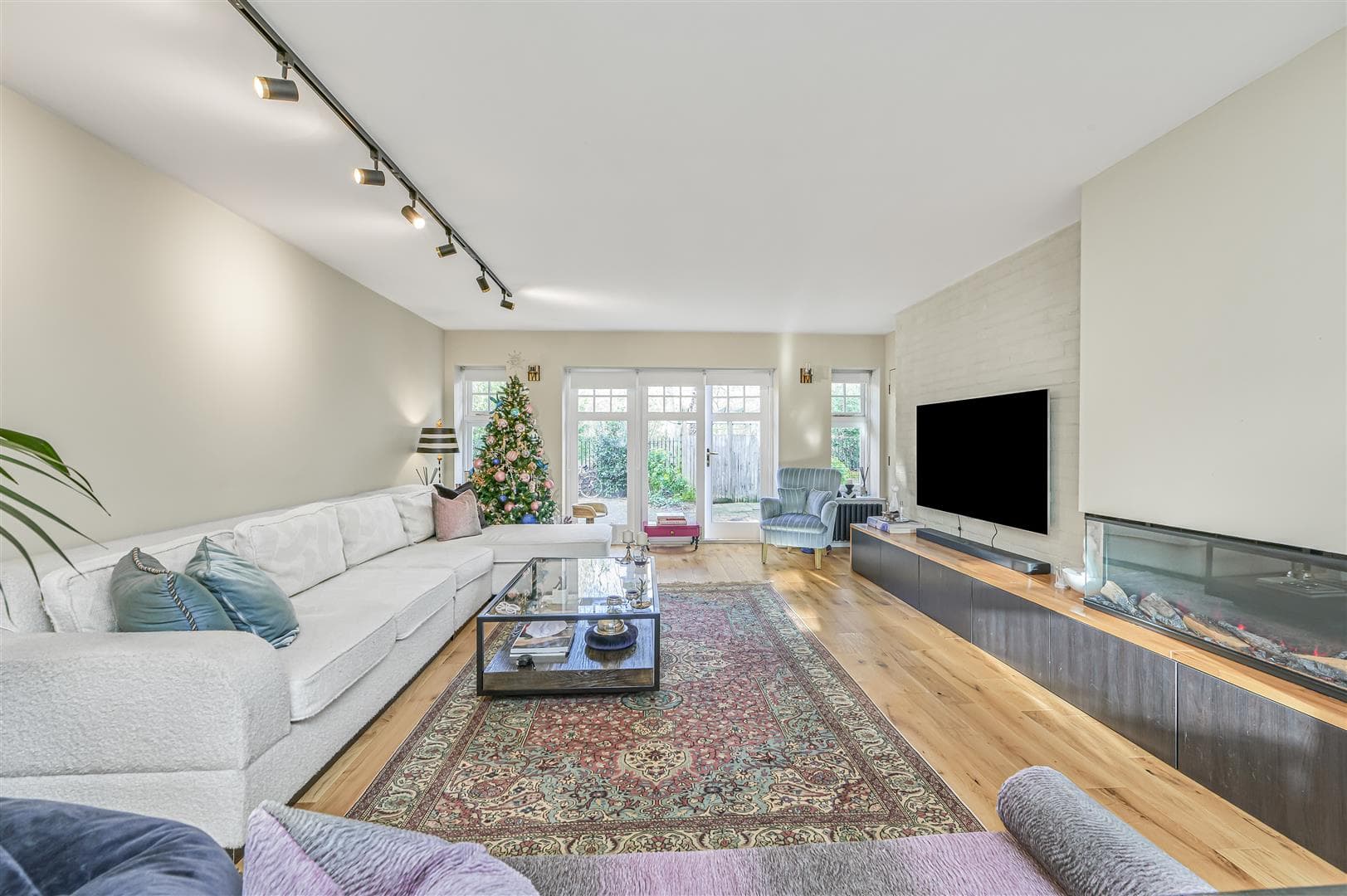 Upper Richmond Road, London, SW15 5LP