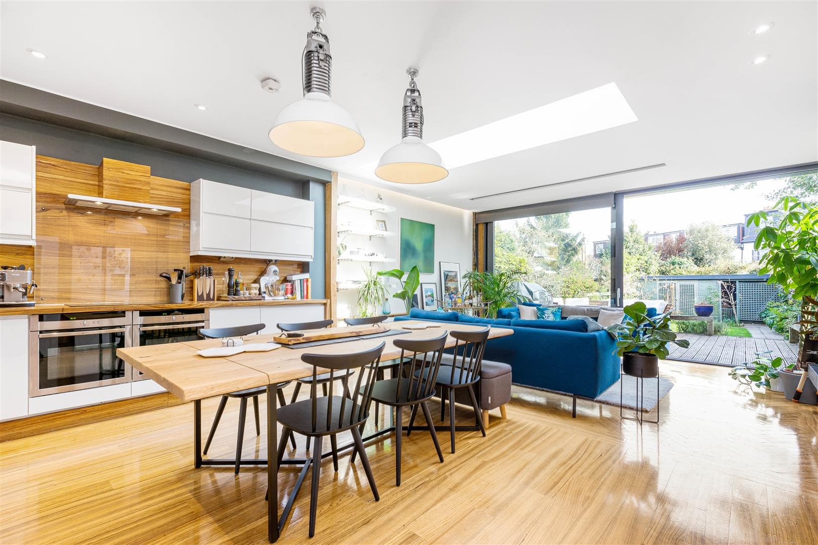 Deanhill Road, London, SW14 7DF