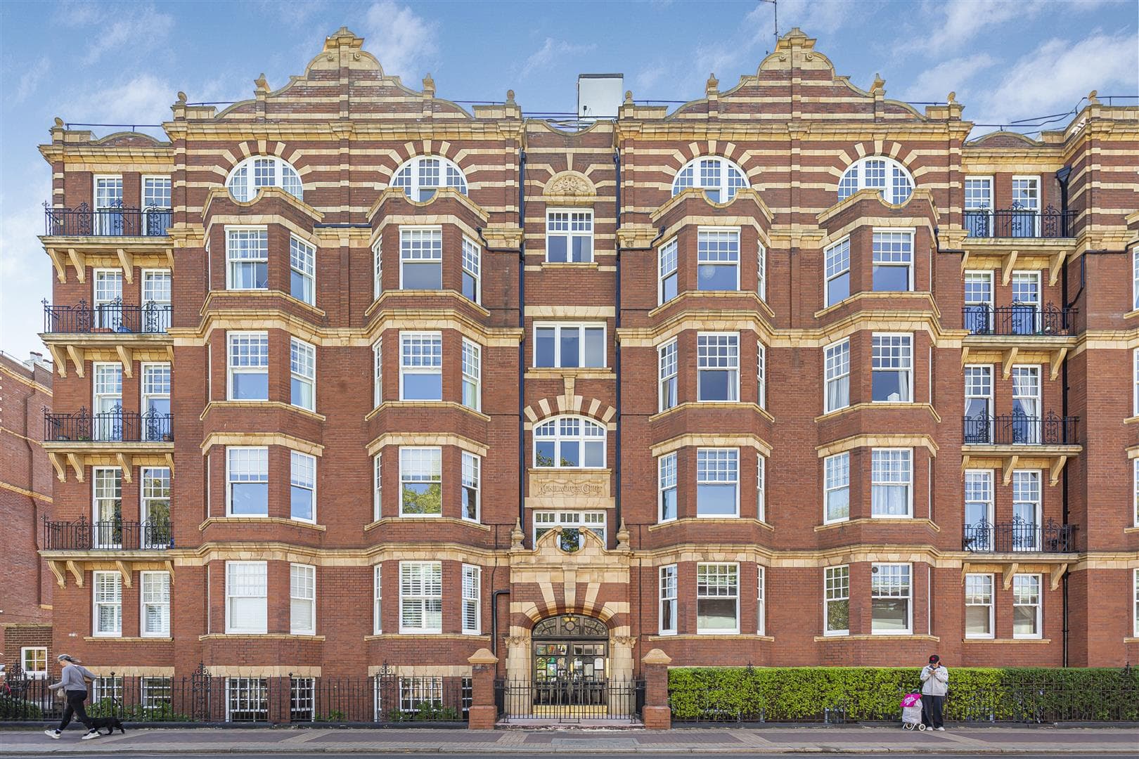 Lower Richmond Road, Putney, SW15 1EN