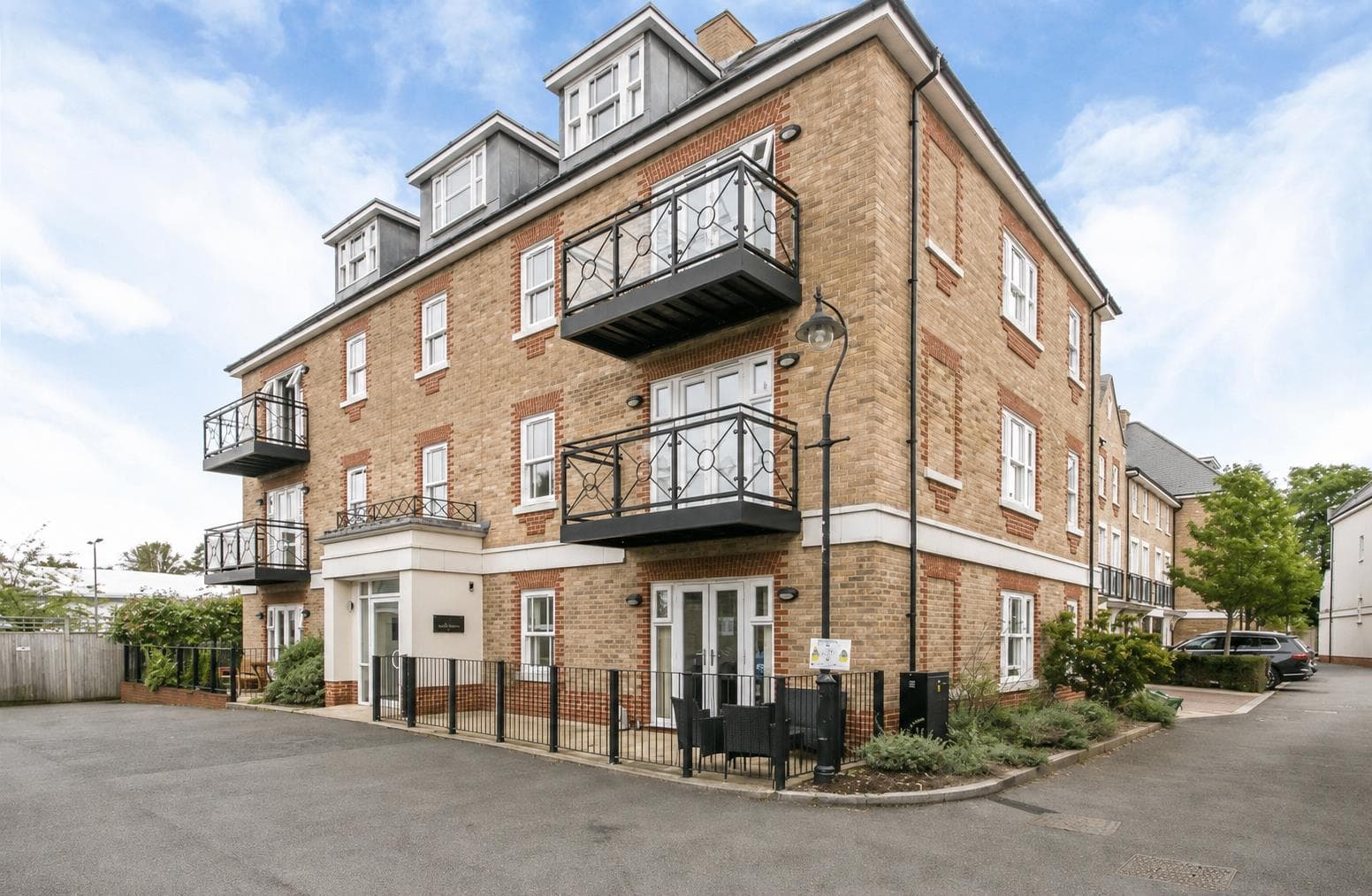 Gillis Square, London, SW15 5FG