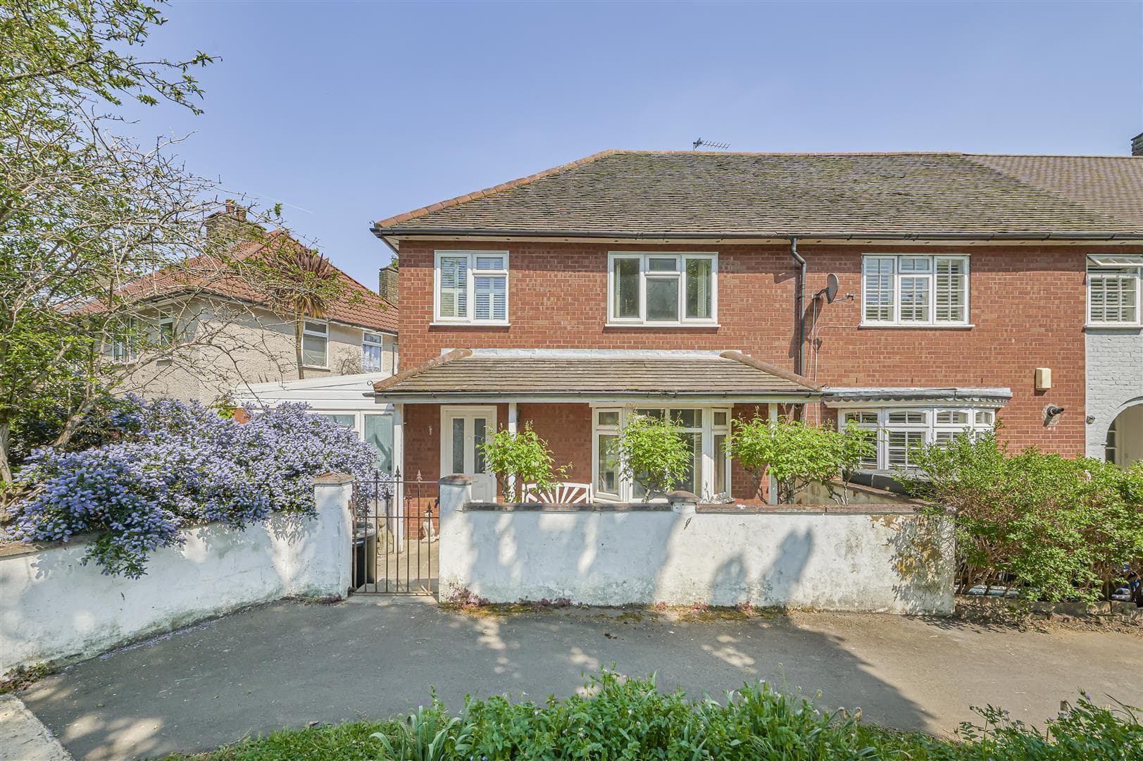 Verdun Road, Barnes, London, SW13 9AN