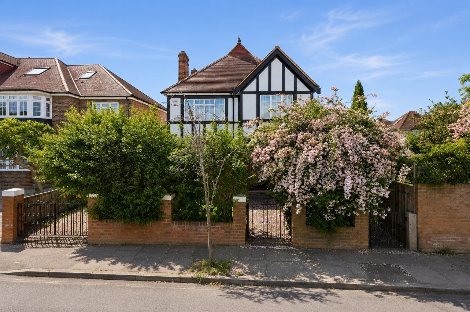 Parkgate Gardens, London, SW14 8BQ