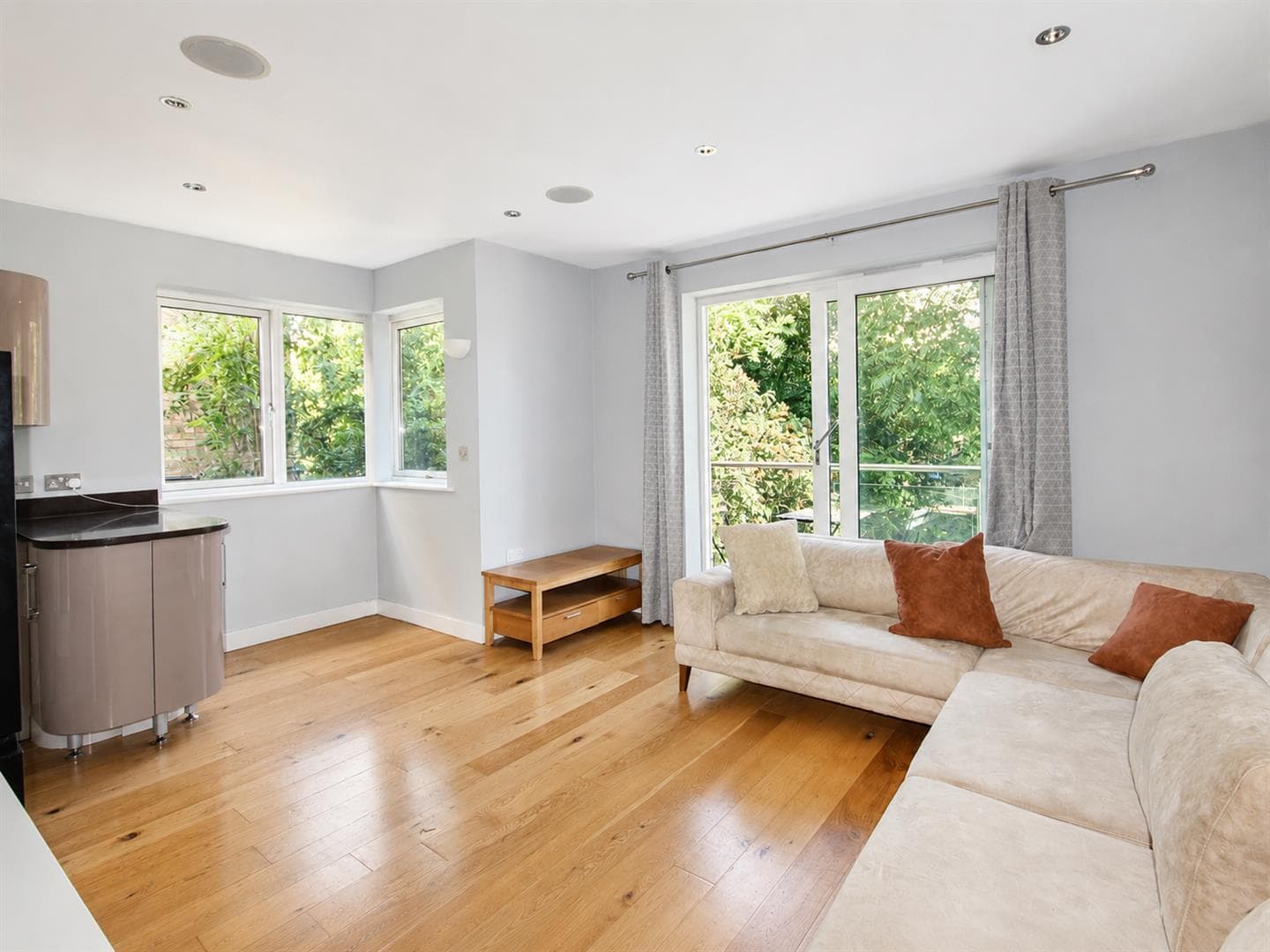 Upper Richmond Road, London, SW15 5QW