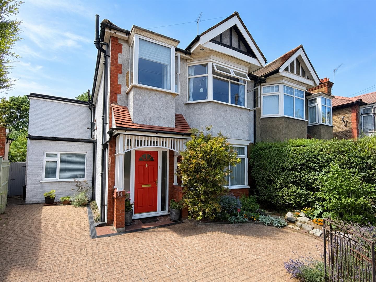 Clifford Avenue, London, SW14 7BS