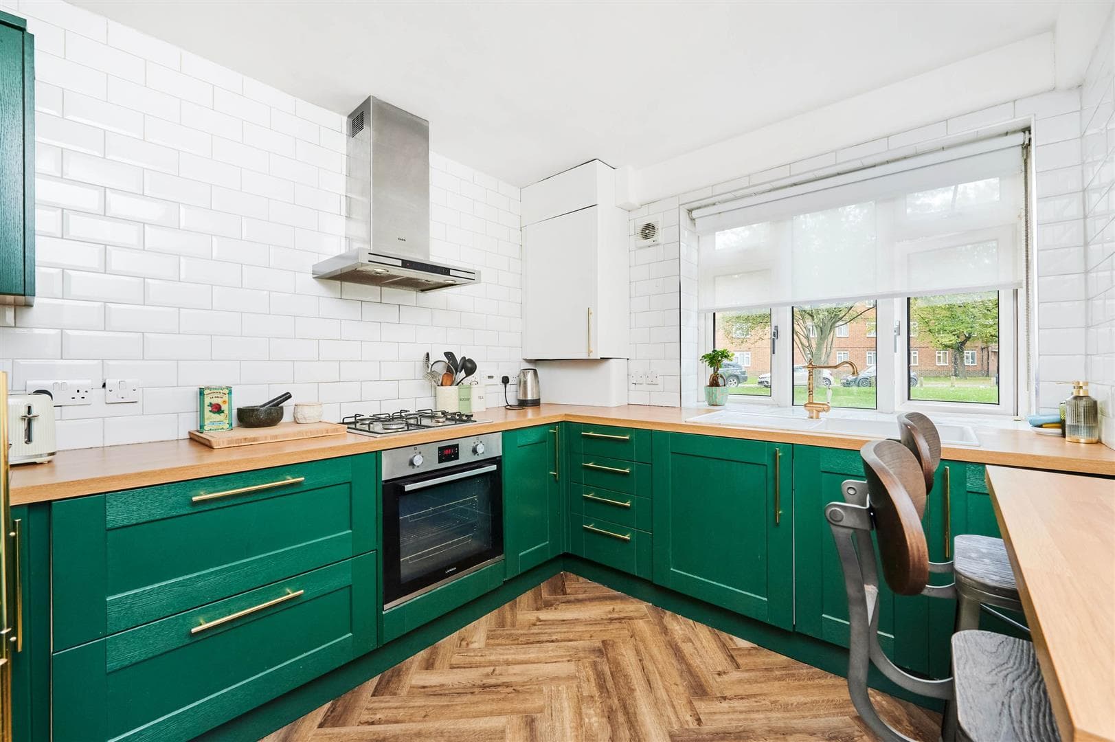 Verdun Road, Barnes, London, SW13 9AT