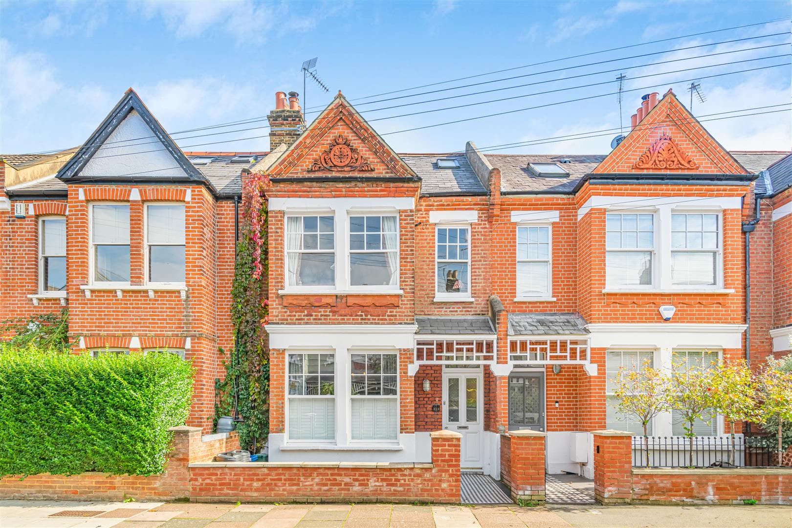 Howgate Road, London, SW14 8NQ