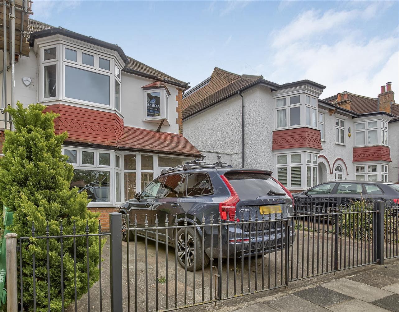 Richmond Park Road, London, SW14 8JU