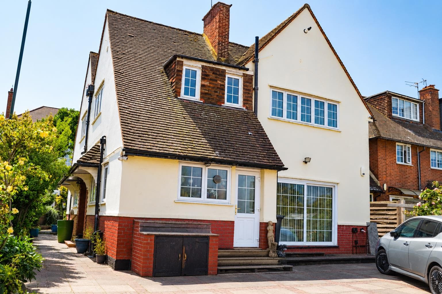 Upper Richmond Road West, Richmond, TW10 5DY