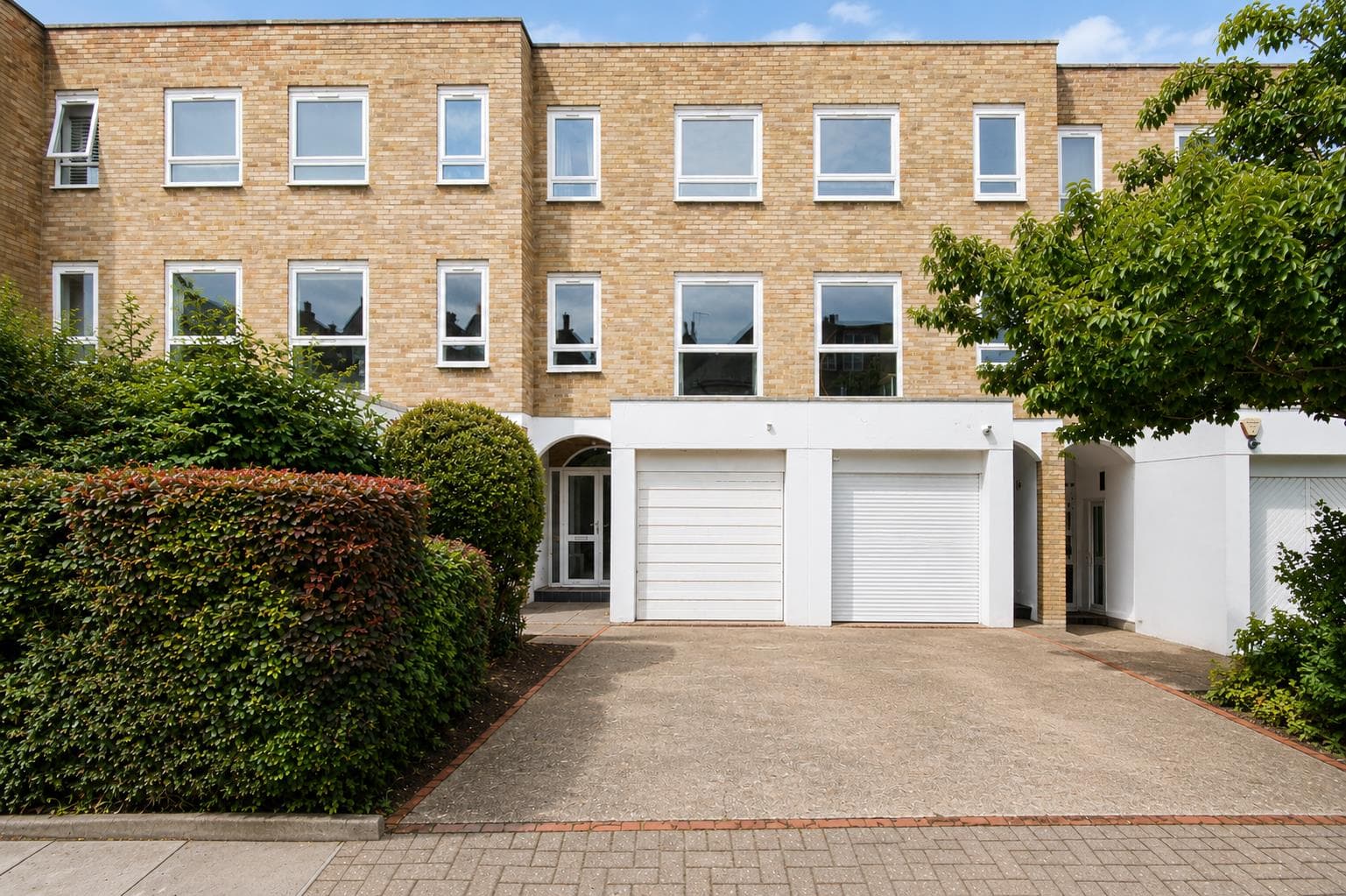 Howards Lane, Putney, London, SW15 6QF