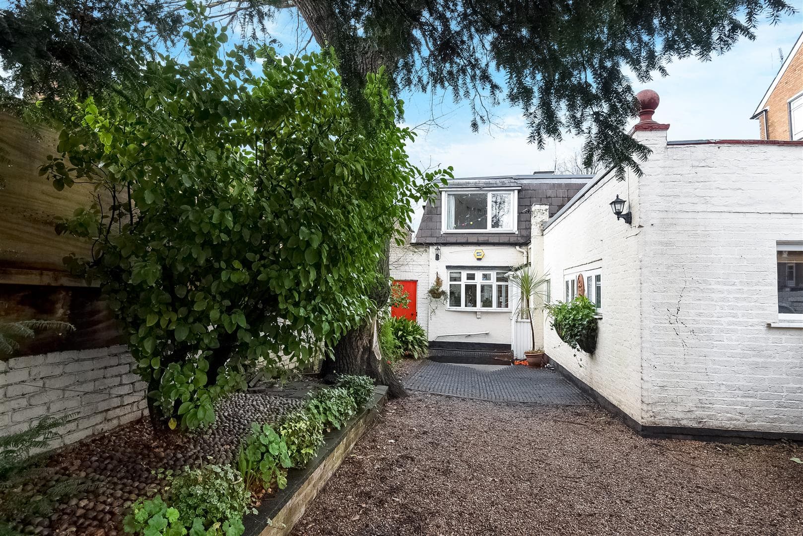 Castelnau, Barnes, SW13 9RT