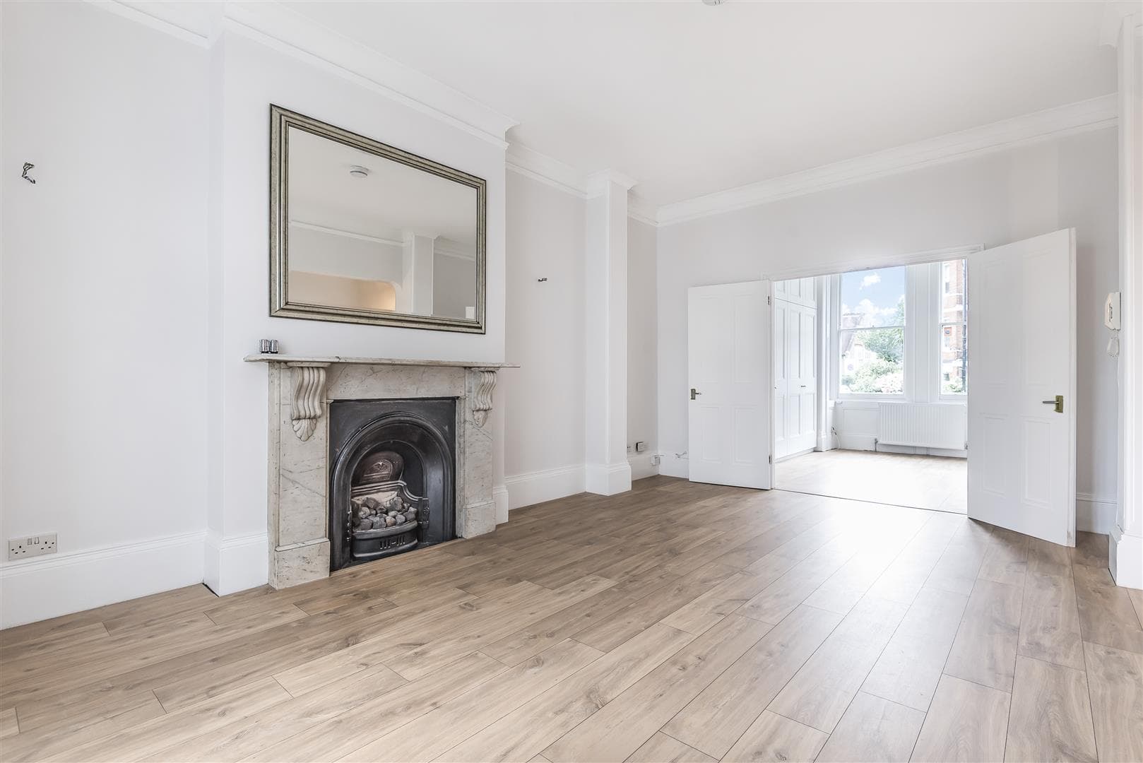 Castelnau, Barnes, London, SW13 9EA
