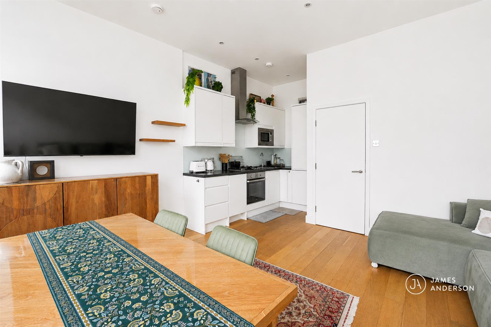 Putney High Street, London, SW15 1RB