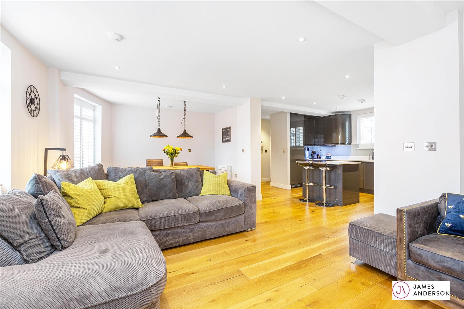 Upper Richmond Road West, East Sheen, London, SW14 7NX