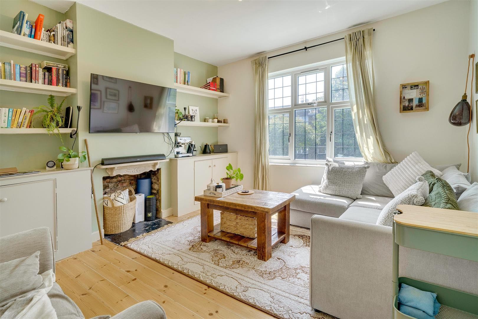 Upper Richmond Road West, East Sheen, London, SW14 7JX