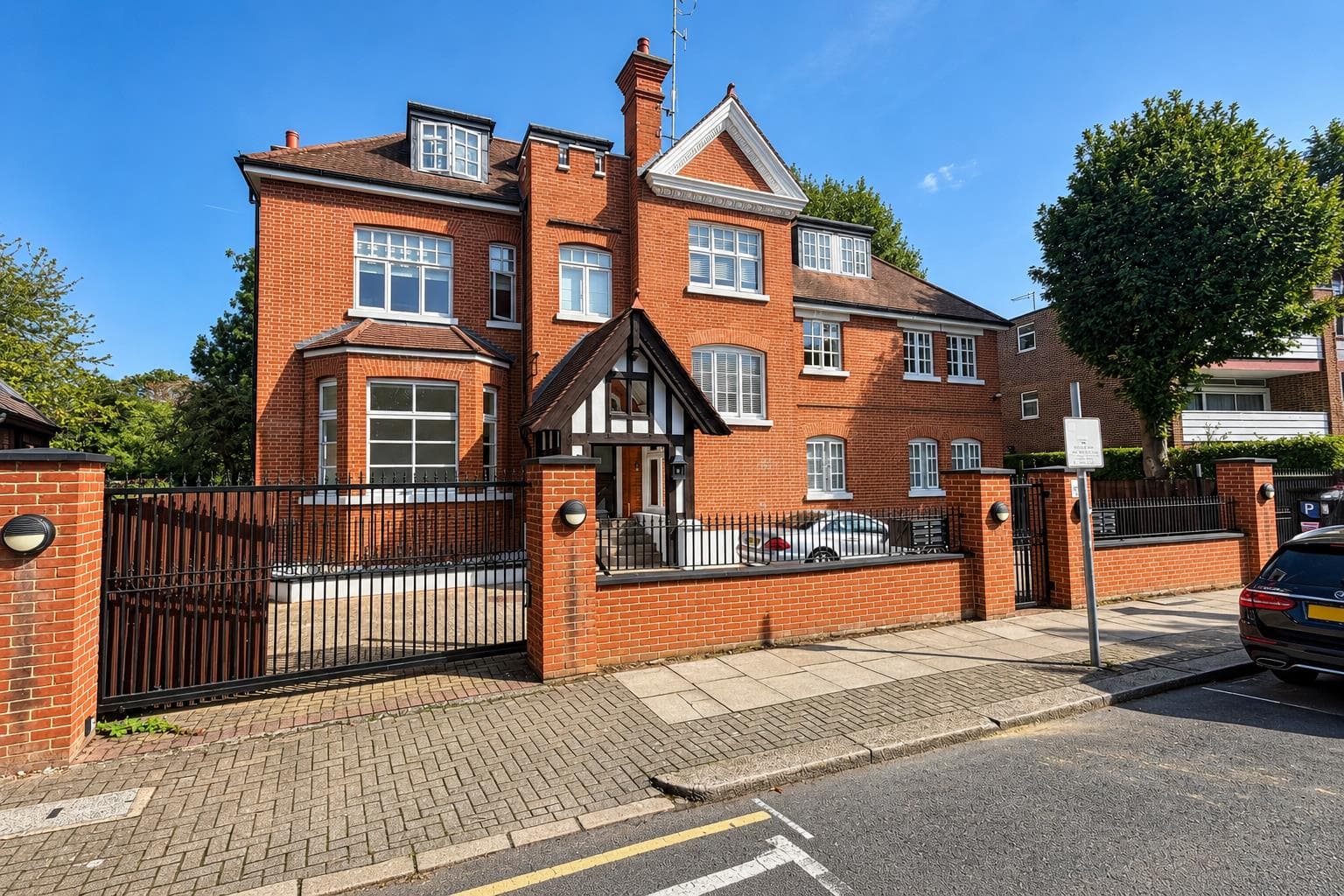 Keswick Road, London, SW15 2EW