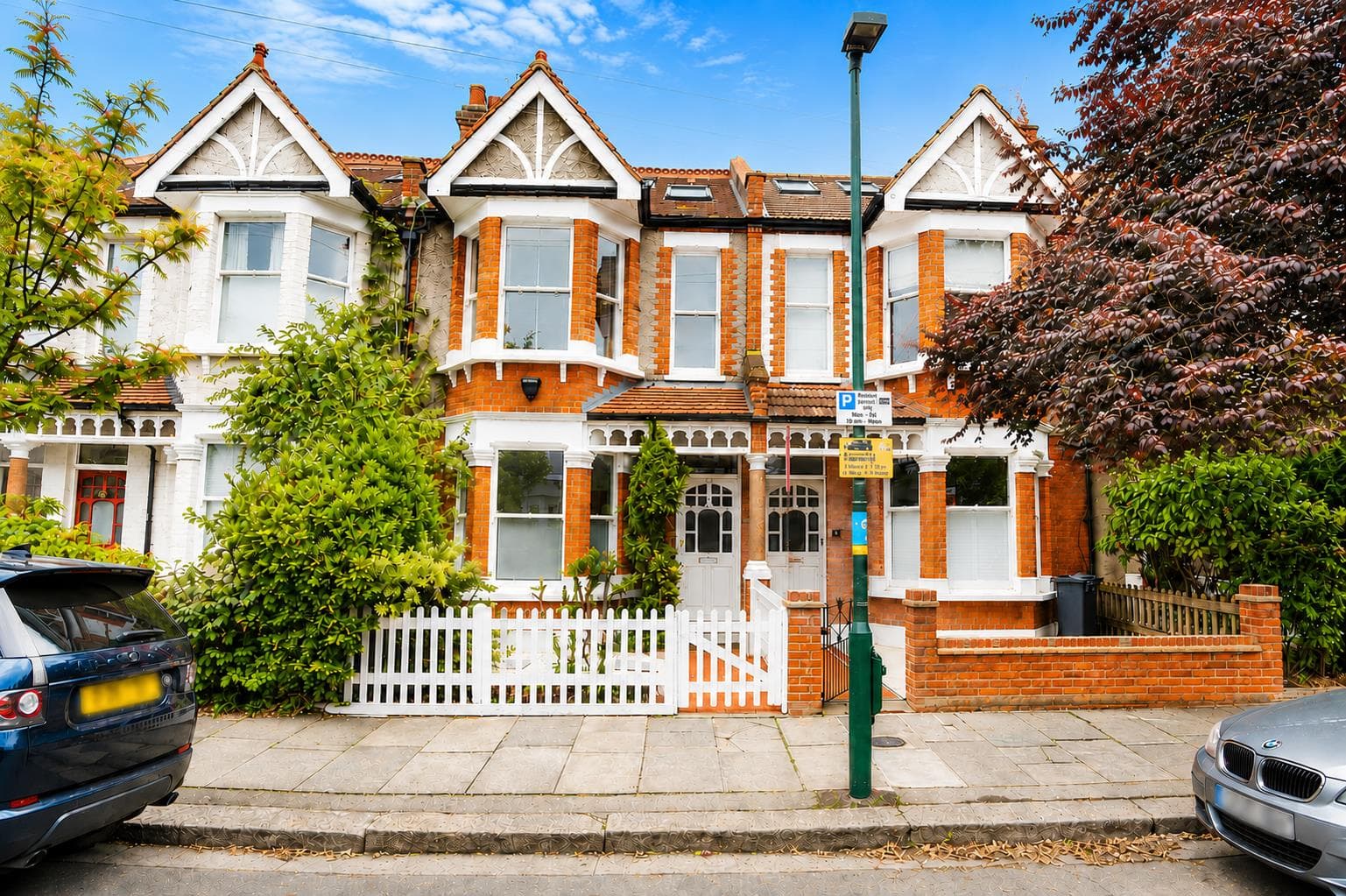 Sutherland Gardens, London, SW14 8DB
