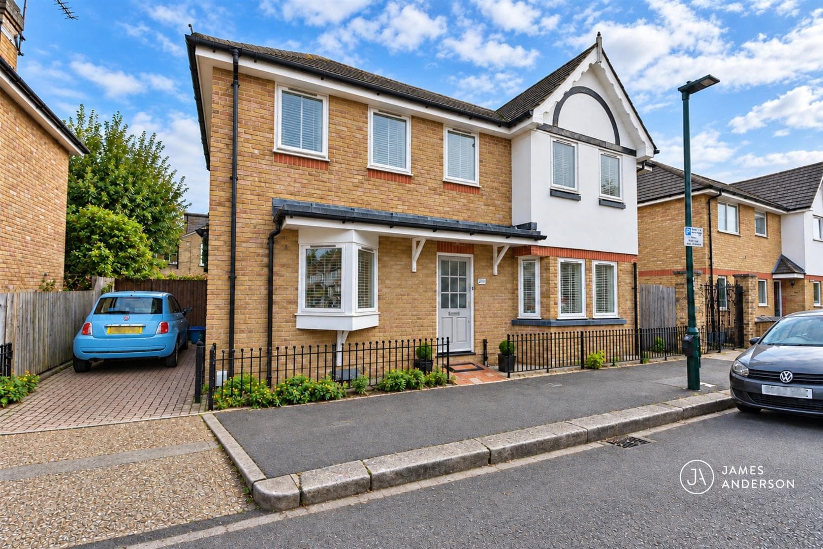 Avenue Gardens, London, SW14 8BP